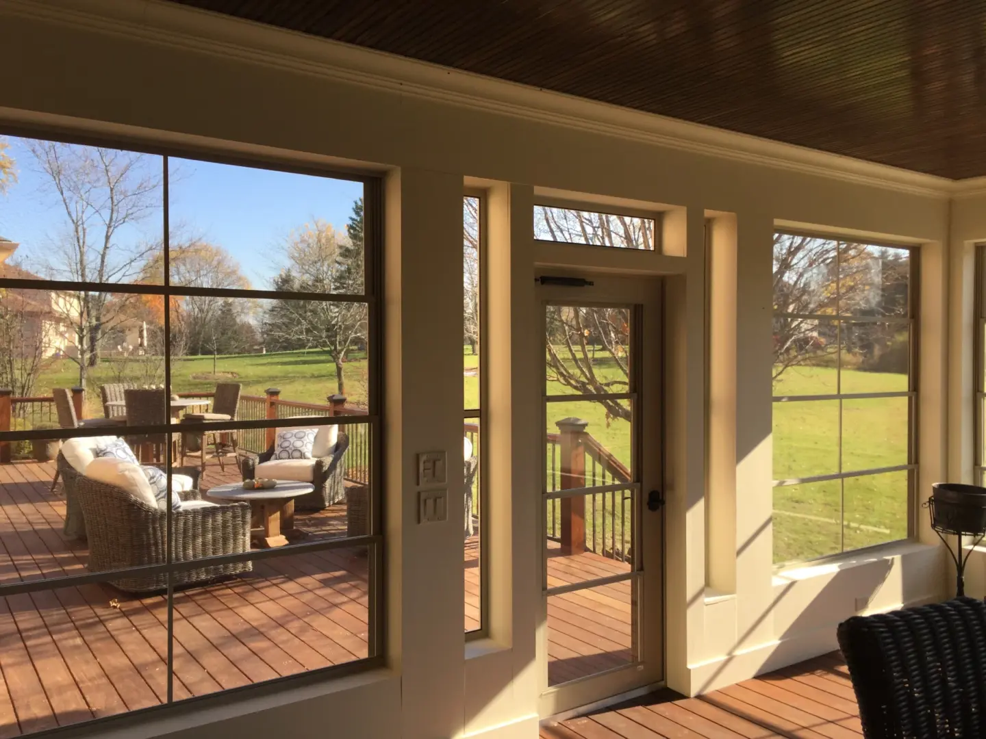 14 sun shining through 4 Track windows of 3 season room