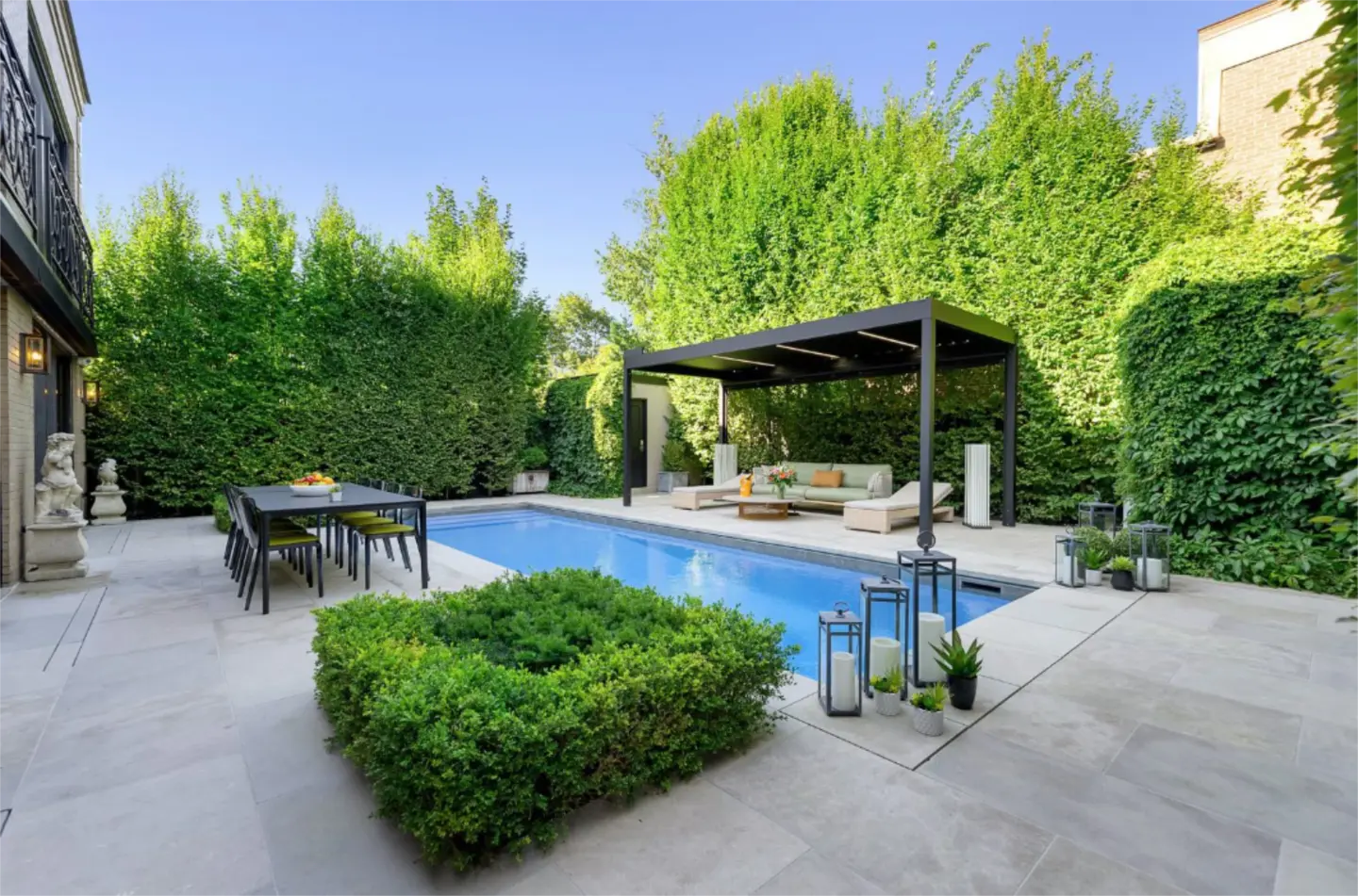 Outdoor Hot Tub Installation in Schaumburg, IL | Woodridge Deck & Gazebo Co.