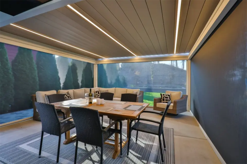 AlbawithScreensLEDsinCanadabyBellaOutdoorLiving