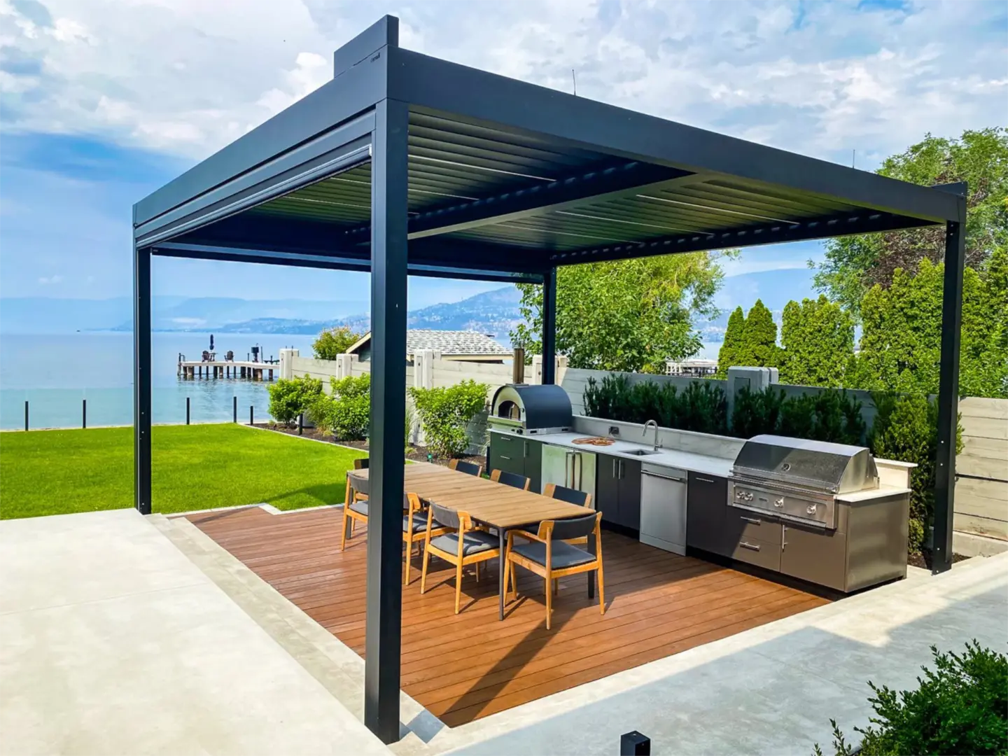 Coupled,FreestandingAlbabyBellaOutdoorLivinginCanada